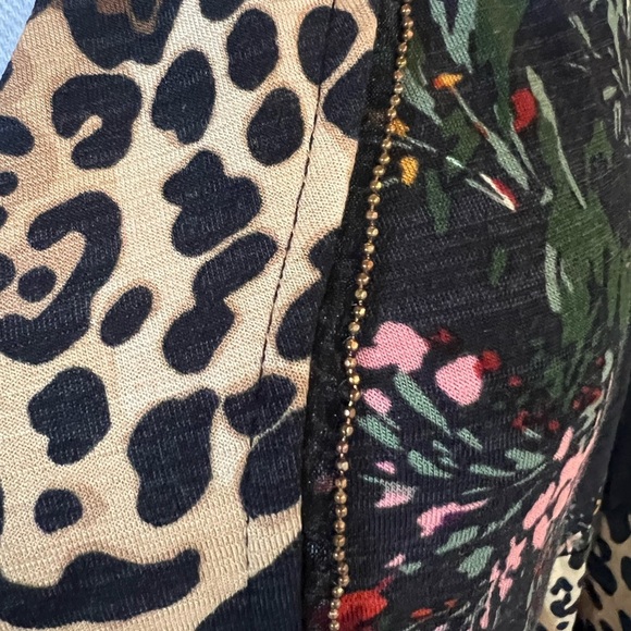 Cupio ladies, long sleeve baby doll style V-neck blouse, NWOT size medium - Picture 13 of 14